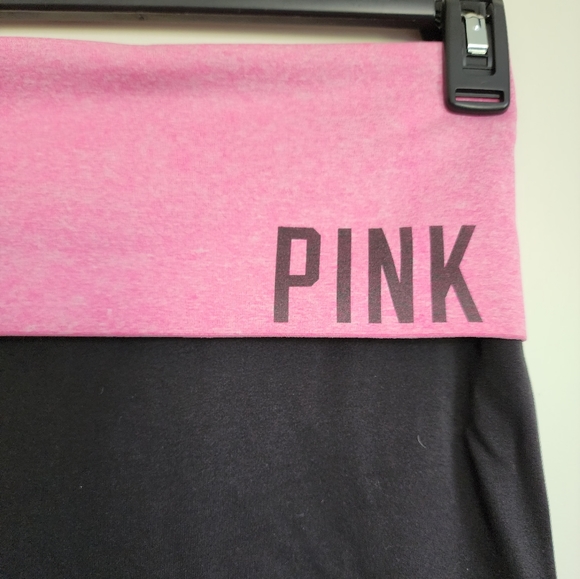 PINK yoga capris. Medium. Black and pink - Picture 3 of 6
